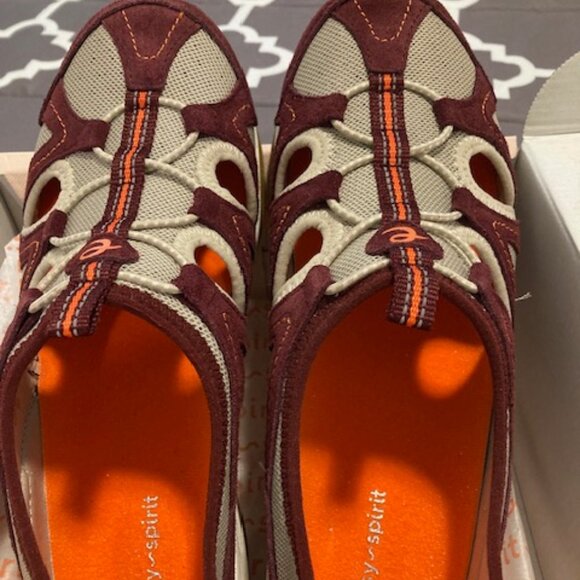 Easy Spirit Shoes - Picture 1 of 3